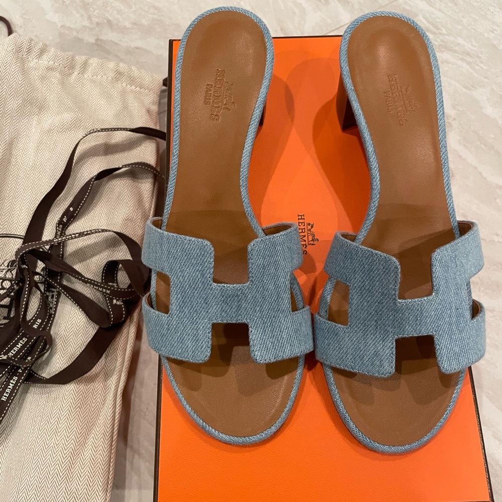 Chanel Oasis Sandals - new in box
